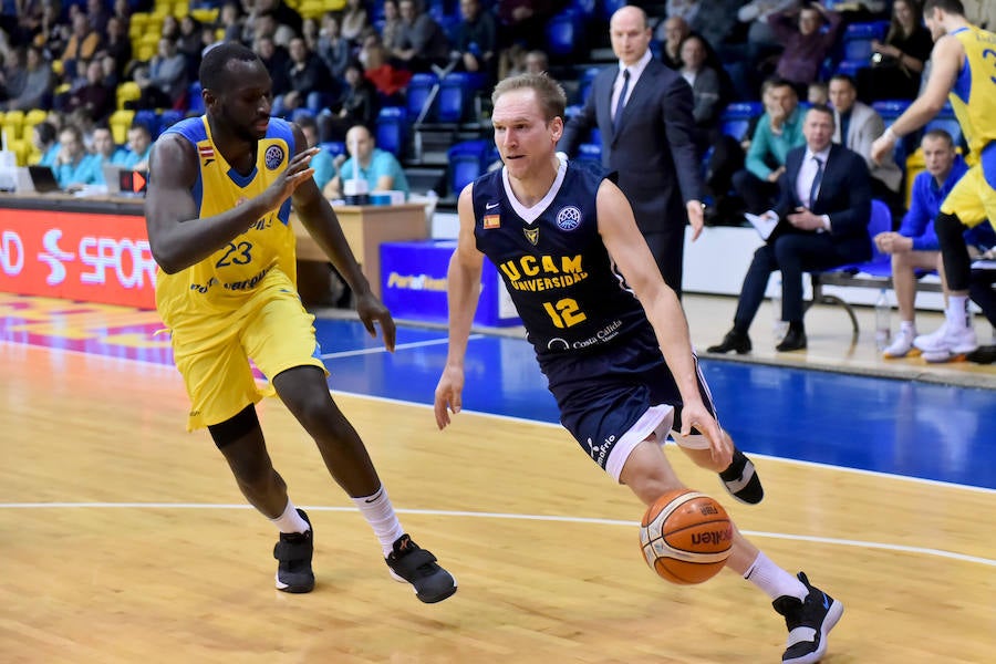 El UCAM mantiene a sus seguidores en vilo durante un encuentro muy reñido