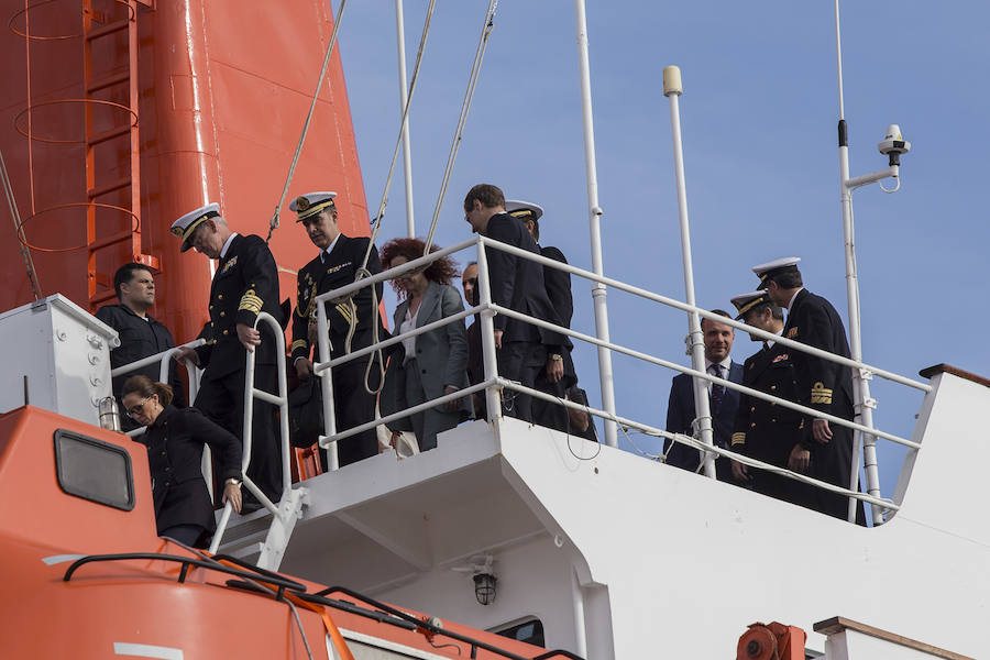 El jefe del Estado Mayor de la Armada despide al buque en el muelle de La Curra de Cartagena