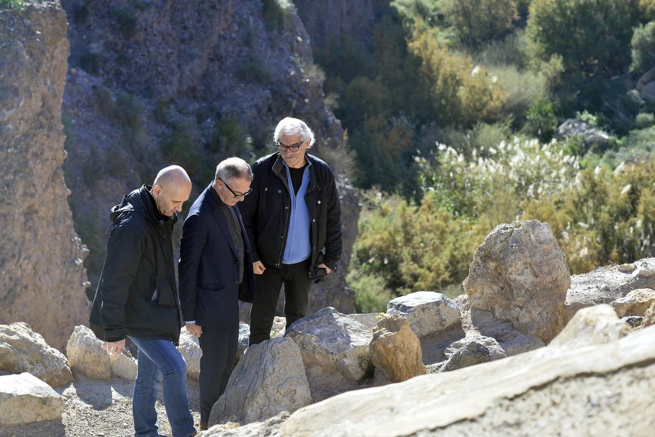 Guirao ha concretado que el objetivo del recorrido es mostrar su apoyo a los científicos que están excavando y analizando «uno de los grandes descubrimientos de esta época»