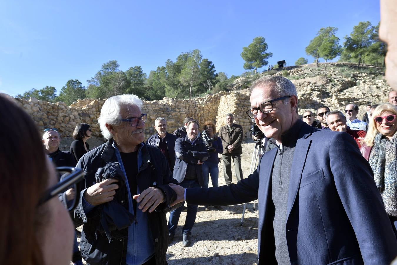 Guirao ha concretado que el objetivo del recorrido es mostrar su apoyo a los científicos que están excavando y analizando «uno de los grandes descubrimientos de esta época»