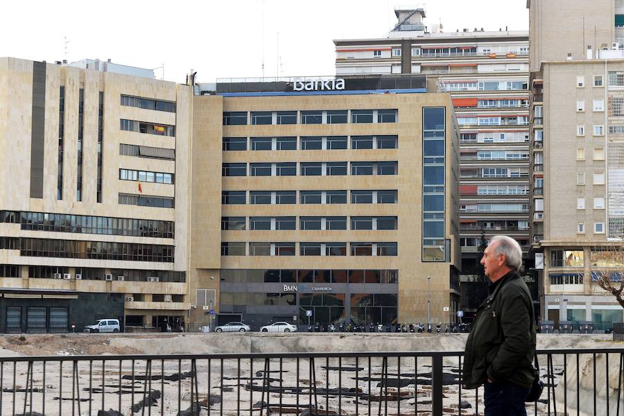 14/02/2018. BMN pasa a la historia. El Banco de España borra del registro oficial la entidad que se creó en torno al liderazgo de la antigua Cajamurcia. El consejero delegado de Bankia, José Sevilla, anuncia que esta entidad financiera impondrá su sello en toda España de forma rápida, haciendo desaparecer por tanto la marca Banco Mare Nostrum. En la imagen, el cartel de Bankia preside el edificio central de Cajamurcia, en la Gran Vía de Murcia. 