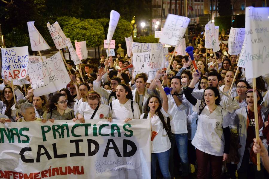 01/03/2018. Marea blanca por la sanidad. Las batas blancas vuelven a salir a la calle por la sanidad pública. 