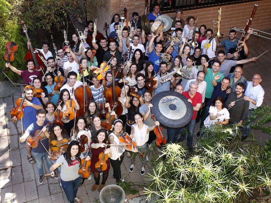 09/06/2018. La Orquesta Sinfónica del Conservatorio Superior de Música de Murcia recibe la Medalla de Oro de la Región por su centenario. 