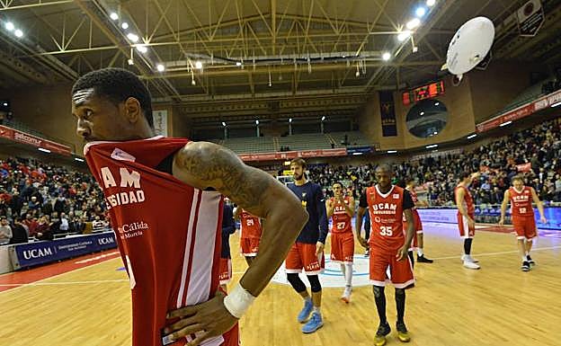 Ovie Soko, jugador del UCAM CB, después de terminar el encuentro.