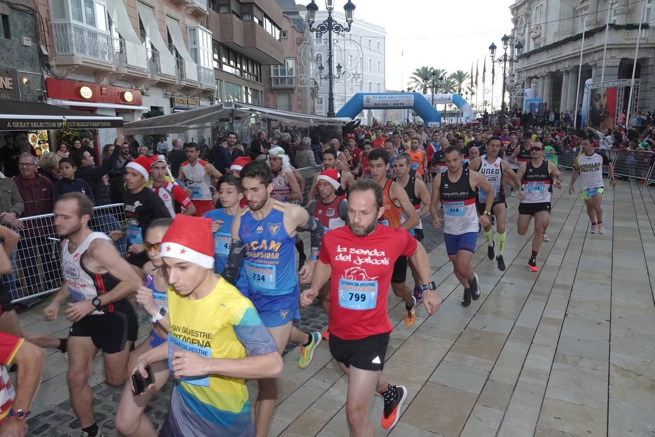 Más de 2.500 corredores convierten la San Silvestre de 2018 en la más concurrida de la historia, con triunfos de José Manuel Cortés y Sandra García Pagán