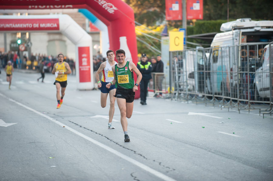 El deporte, los disfraces y el buen ambiente que reina en la San Silvestre tomaron el mando en la culminación perfecta del año para más de 4.500 corredores que estaban apuntados a la prueba de unos 6,5 kilómetros por el centro de la ciudad