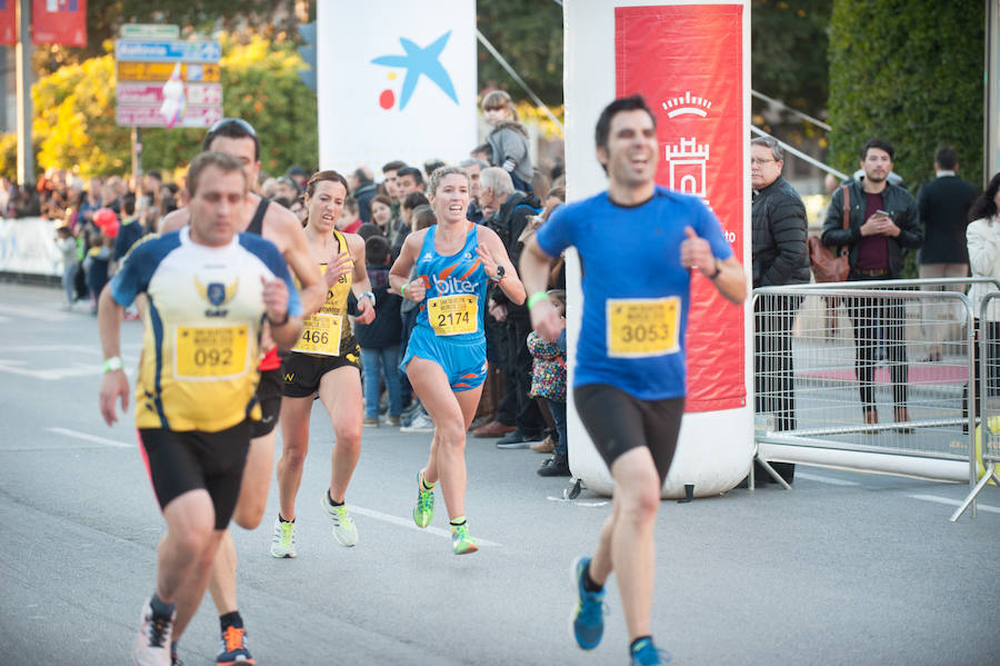 El deporte, los disfraces y el buen ambiente que reina en la San Silvestre tomaron el mando en la culminación perfecta del año para más de 4.500 corredores que estaban apuntados a la prueba de unos 6,5 kilómetros por el centro de la ciudad