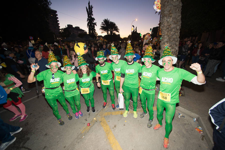 El deporte, los disfraces y el buen ambiente que reina en la San Silvestre tomaron el mando en la culminación perfecta del año para más de 4.500 corredores que estaban apuntados a la prueba de unos 6,5 kilómetros por el centro de la ciudad