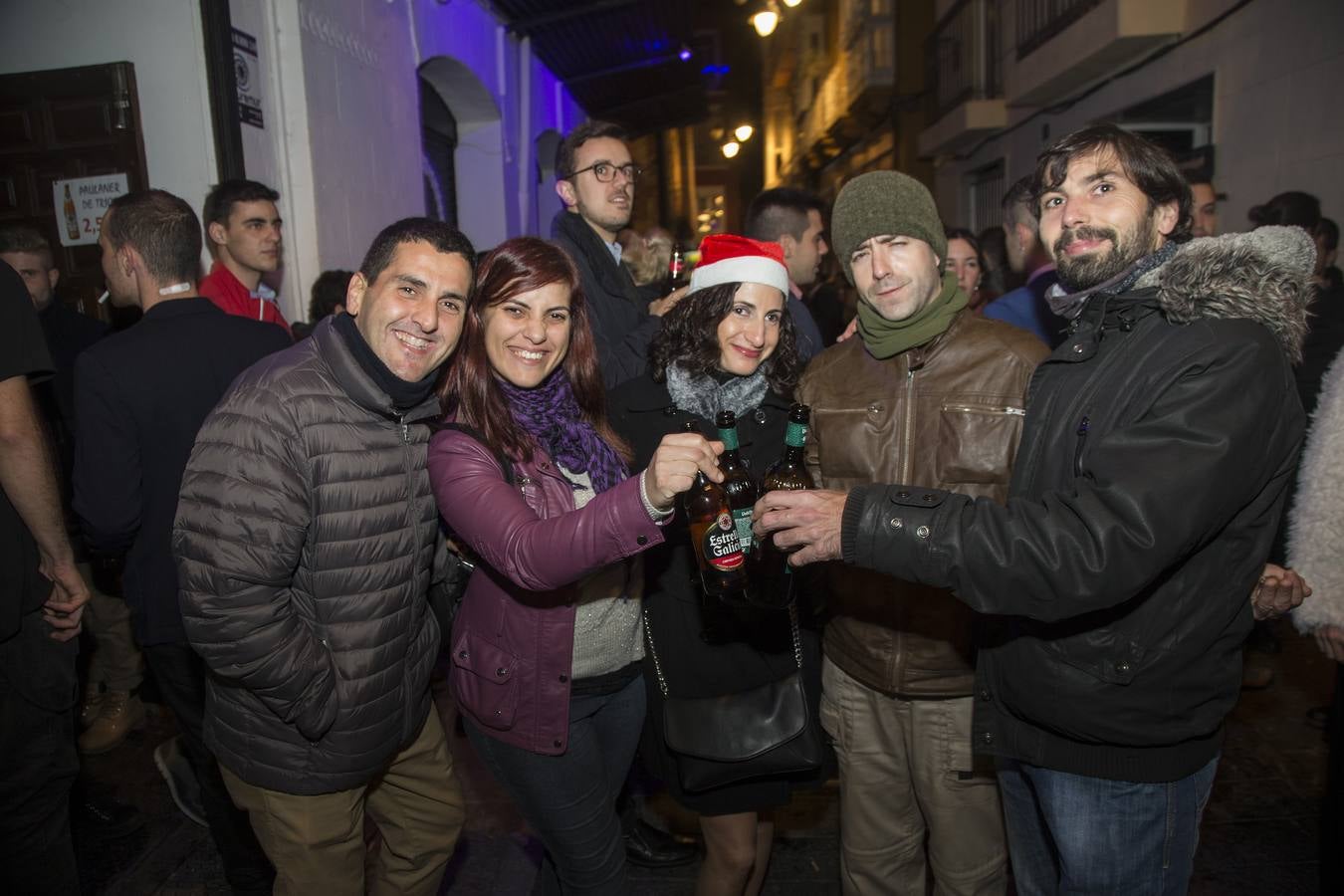 Las fiestas y el cotillón tomaron cartagena en la última noche del año.