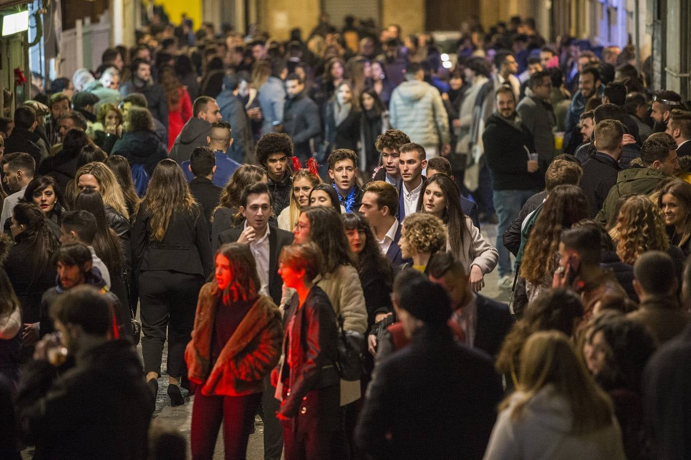 Las fiestas y el cotillón tomaron cartagena en la última noche del año.