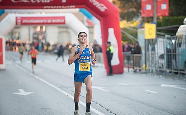Sergio Fernández y Paloma Sánchez se imponen en la San Silvestre de Murcia