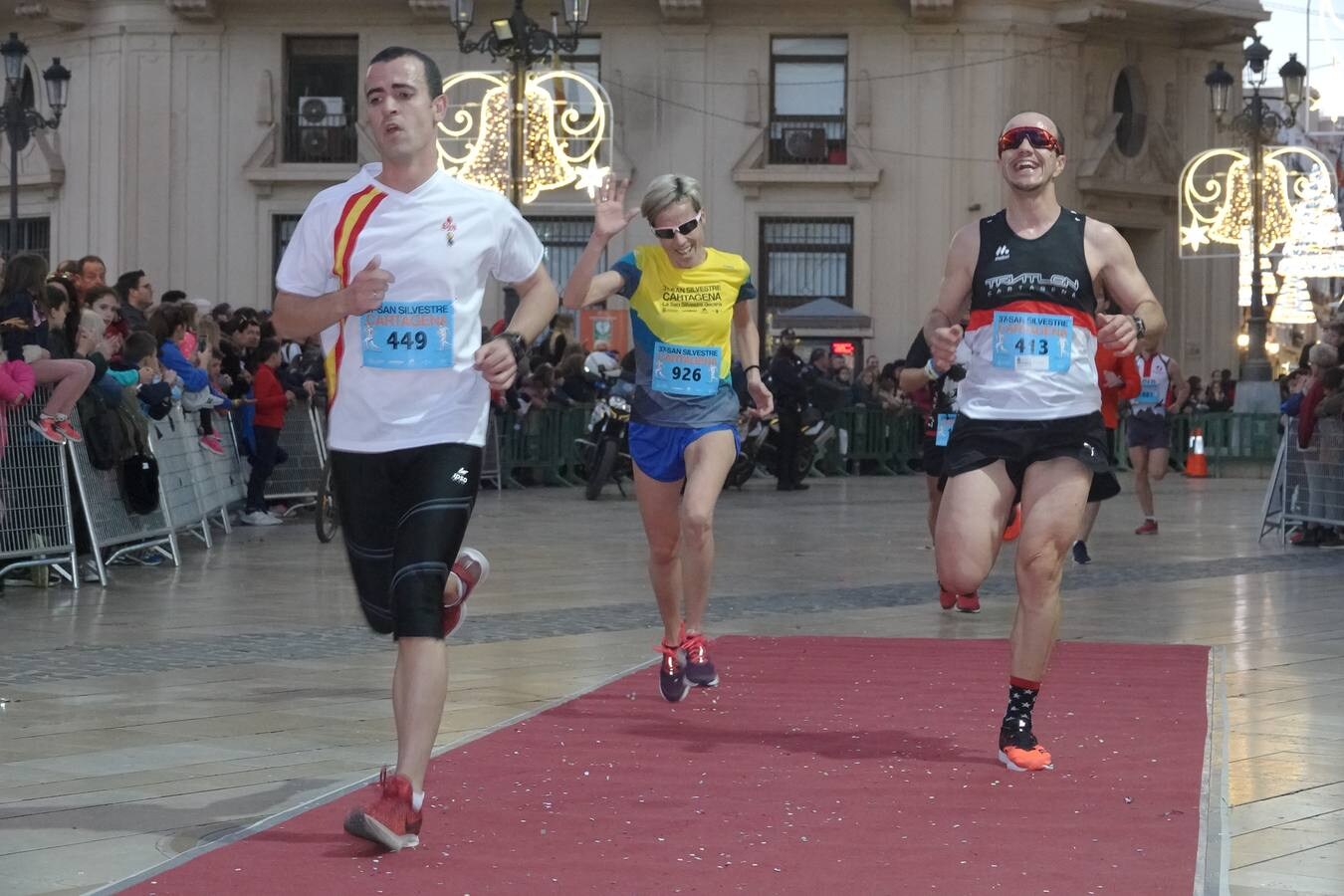 Más de 2.500 corredores convierten la San Silvestre de 2018 en la más concurrida de la historia, con triunfos de José Manuel Cortés y Sandra García Pagán.