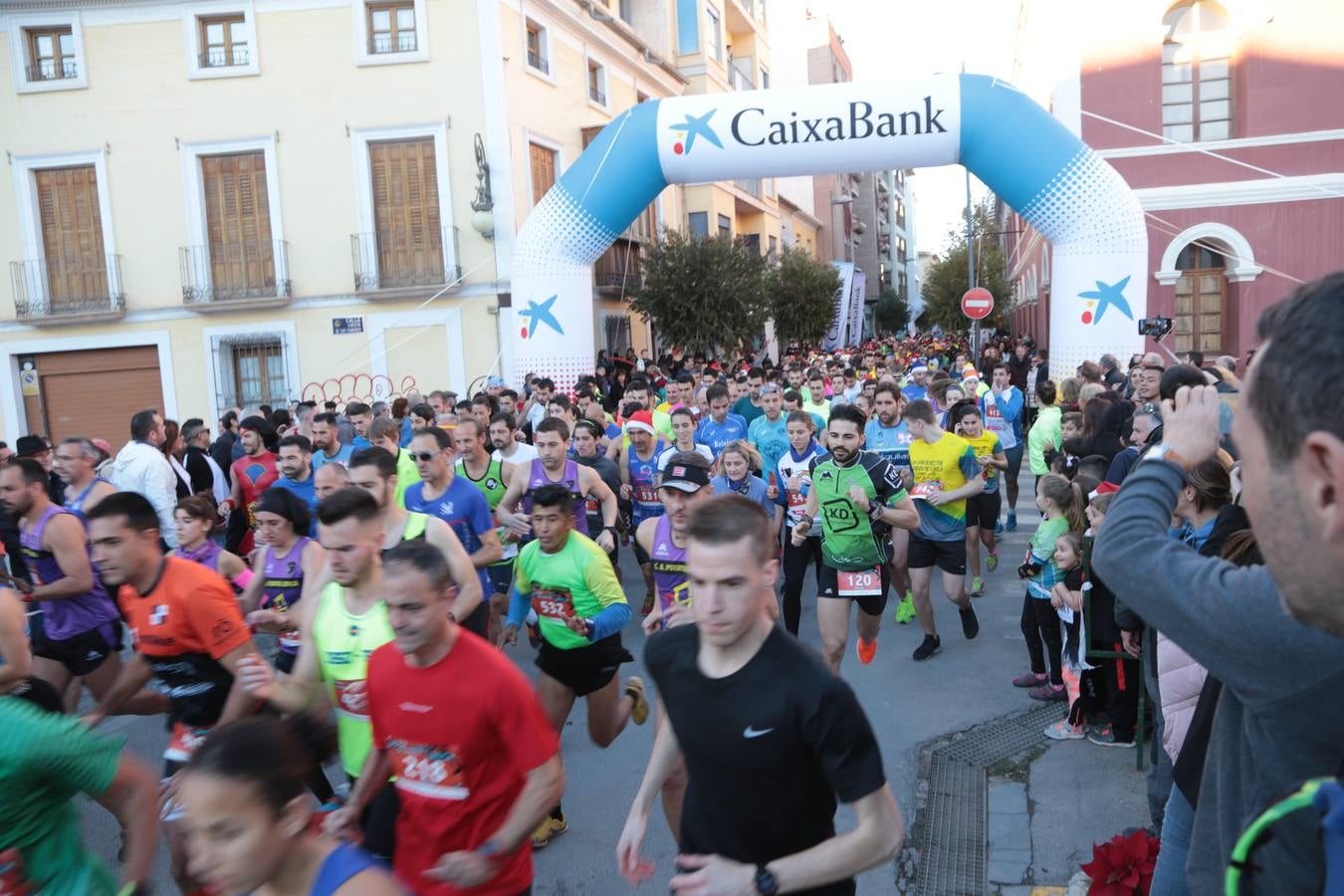 Casi un millar de corredores despiden el año disfrutando del deporte en la Ciudad del Sol por una buena causa