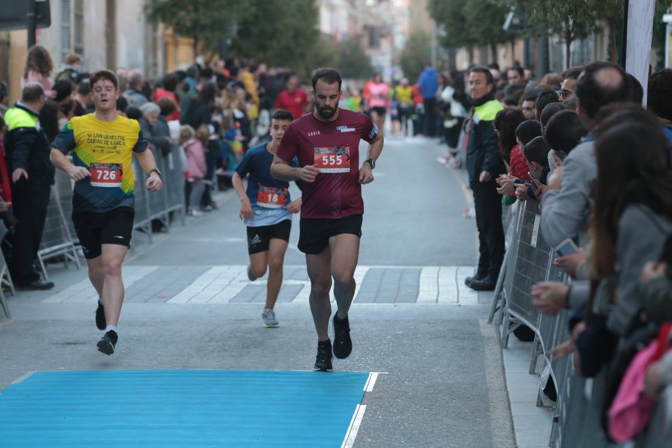 Casi un millar de corredores despiden el año disfrutando del deporte en la Ciudad del Sol por una buena causa