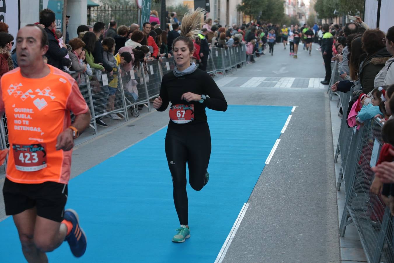 Casi un millar de corredores despiden el año disfrutando del deporte en la Ciudad del Sol por una buena causa