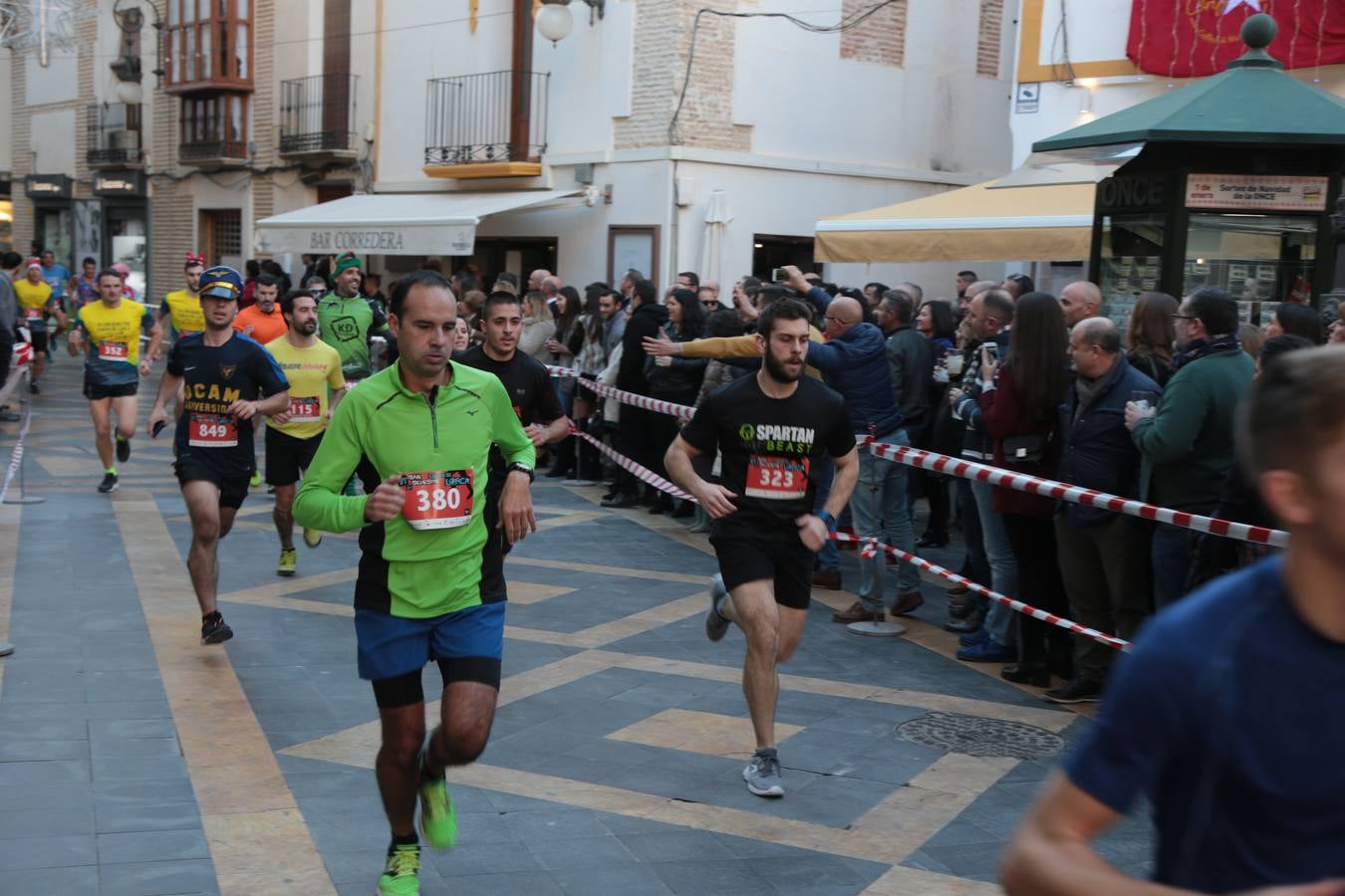 Casi un millar de corredores despiden el año disfrutando del deporte en la Ciudad del Sol por una buena causa