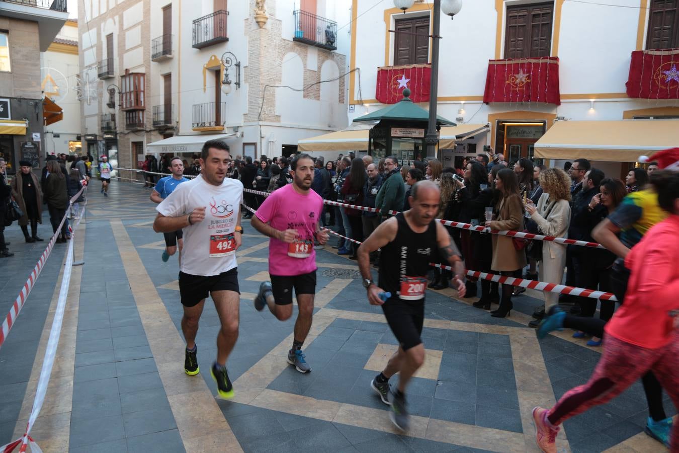 Casi un millar de corredores despiden el año disfrutando del deporte en la Ciudad del Sol por una buena causa