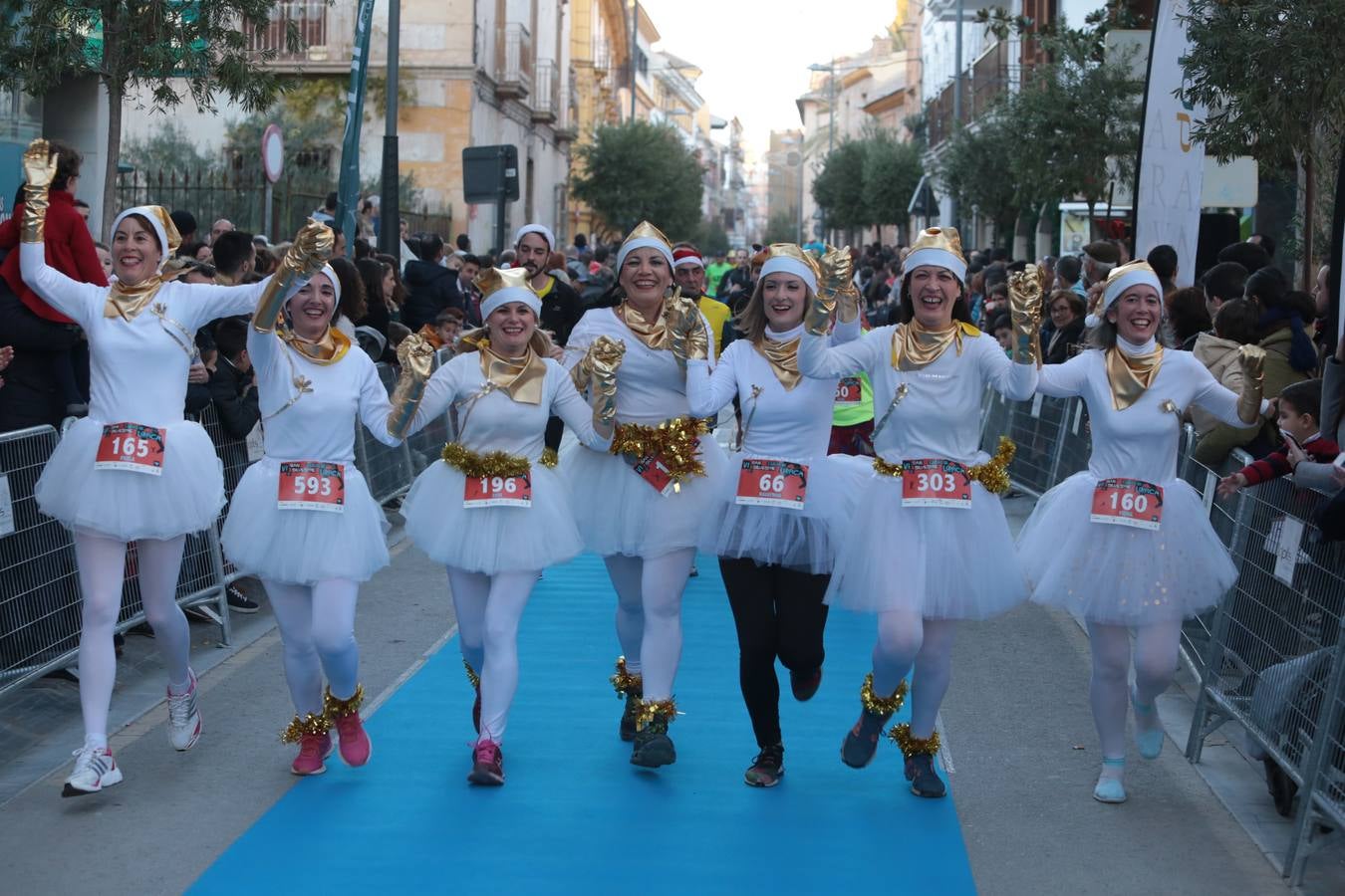 Casi un millar de corredores despiden el año disfrutando del deporte en la Ciudad del Sol por una buena causa