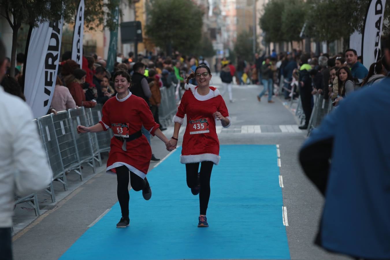 Casi un millar de corredores despiden el año disfrutando del deporte en la Ciudad del Sol por una buena causa