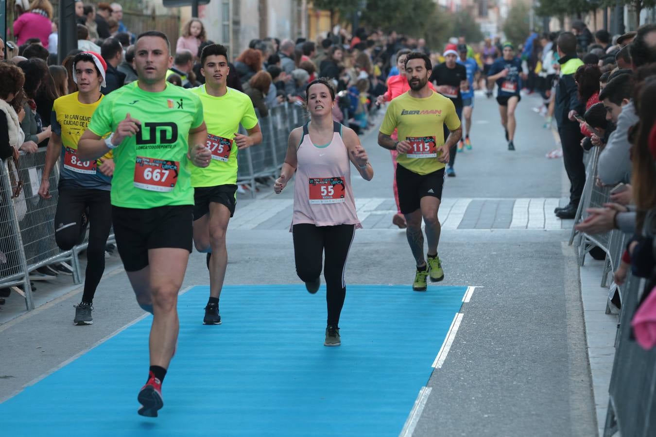 Casi un millar de corredores despiden el año disfrutando del deporte en la Ciudad del Sol por una buena causa