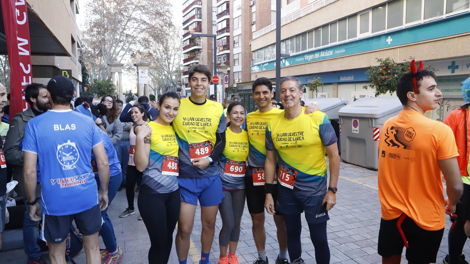 Los disfraces más divertidos y originales corrieron por las calles de la Ciudad del Sol en la última carrera del año.