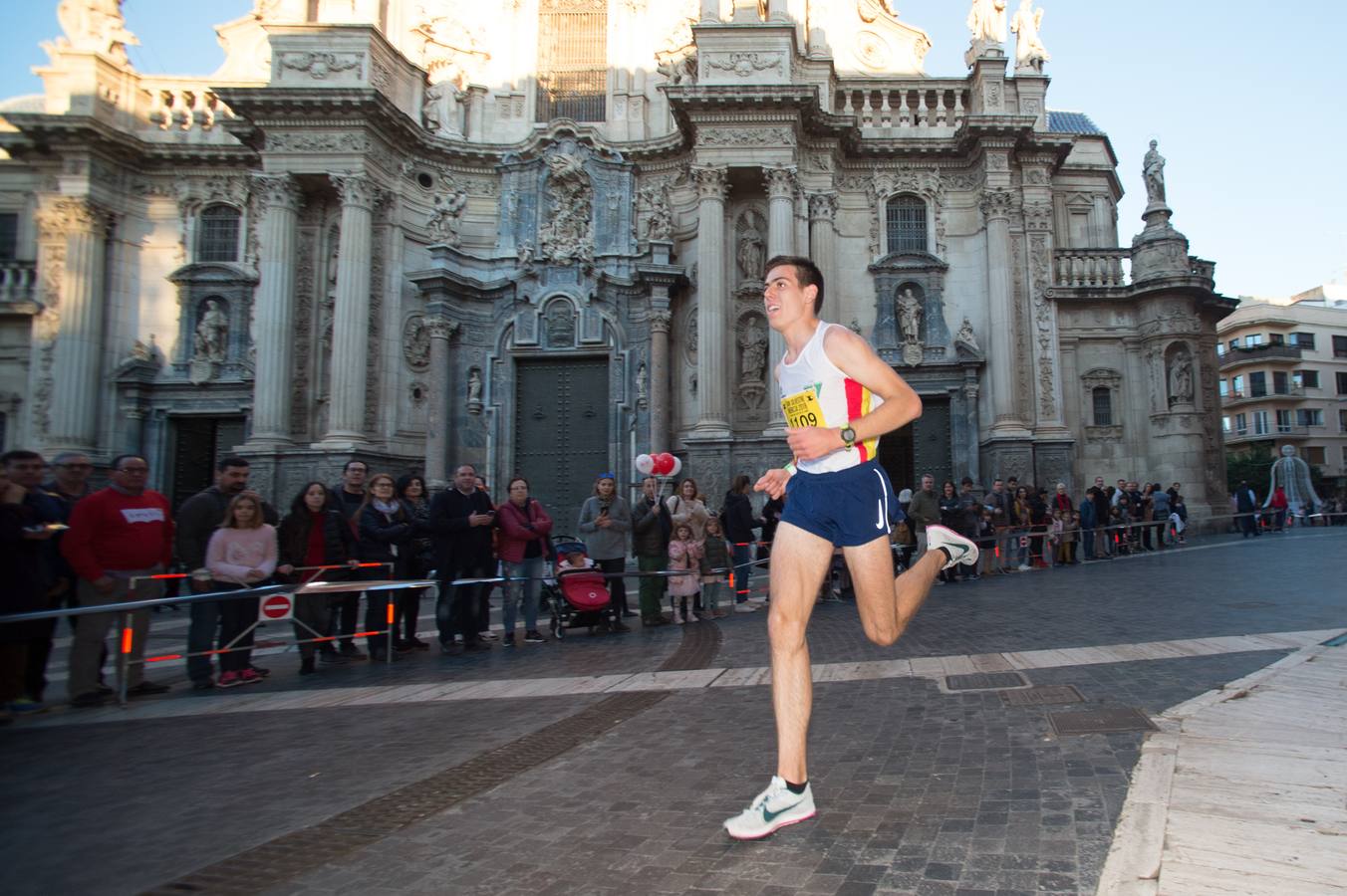 Sergio Fernández y Paloma Sánchez se imponen en la San Silvestre de Murcia