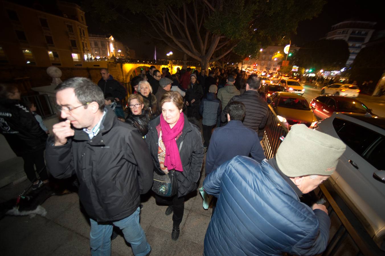 La terraza de los Molinos del Río acogió anoche el último de los espectáculos piromusicales que el Ayuntamiento de Murcia ha organizado para recibir el nuevo año 2019, que ha sido una de las principales novedades de las fiestas navideñas.