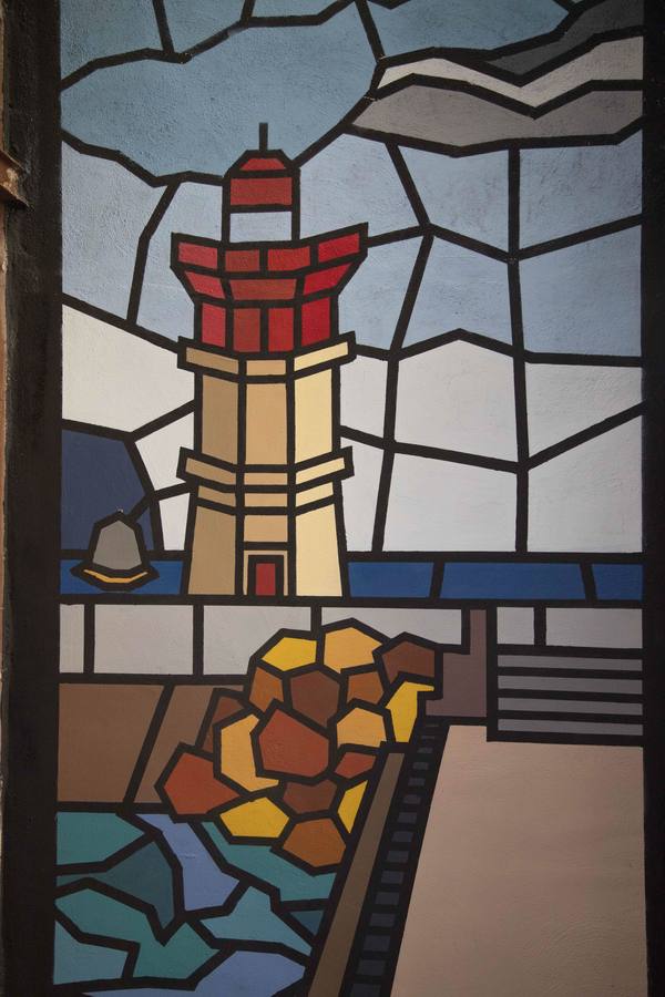 Grafiteros locales decoran, con variadas creaciones, las paredes de locales vacíos y solares pendientes de construir en las calles del Aire y Cuatro Santos