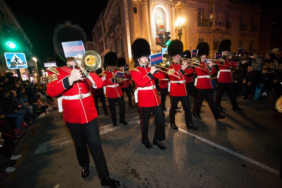 Unas 70.000 personas presenciaron un desfile que contó con los cuentos clásicos y tradicionales como hilo conductor