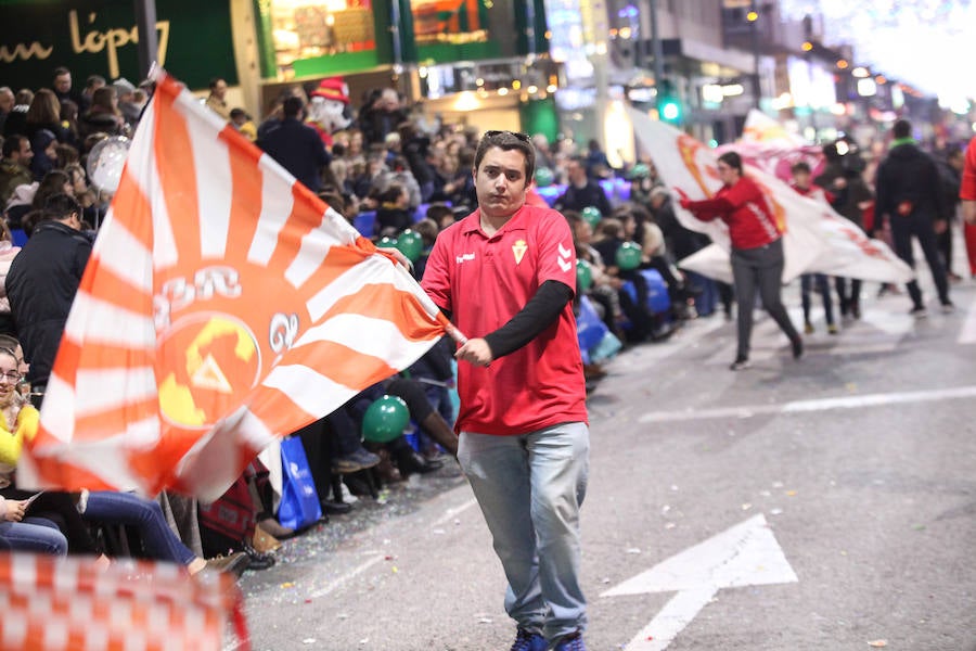 Unas 70.000 personas presenciaron un desfile que contó con los cuentos clásicos y tradicionales como hilo conductor