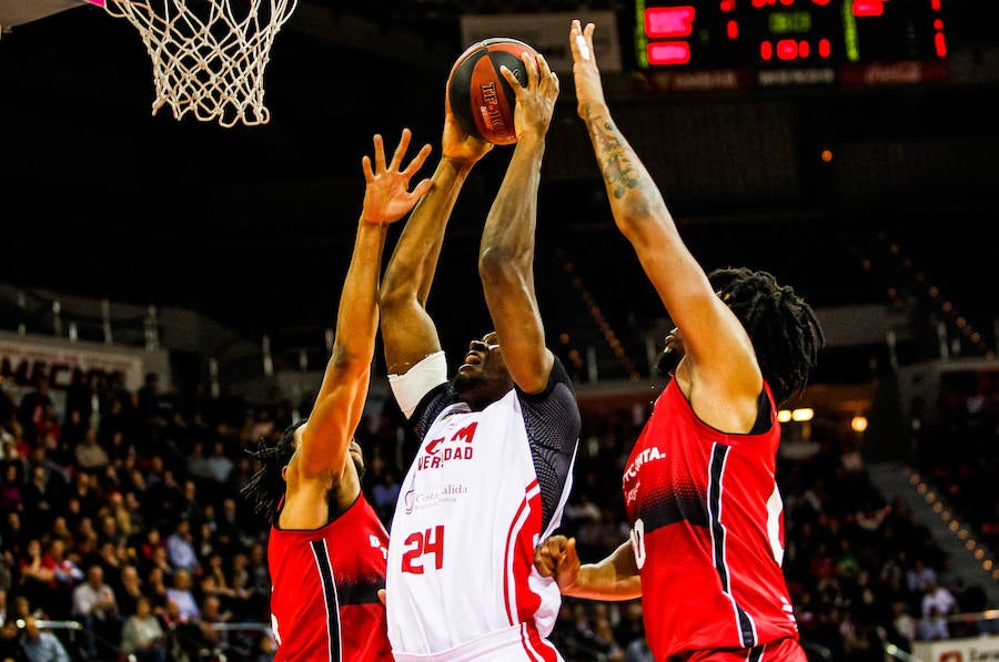 Los de Juárez volvieron a perder, ya son tres partidos seguidos, esta vez contra el Tecnyconta por veinte puntos de diferencia.