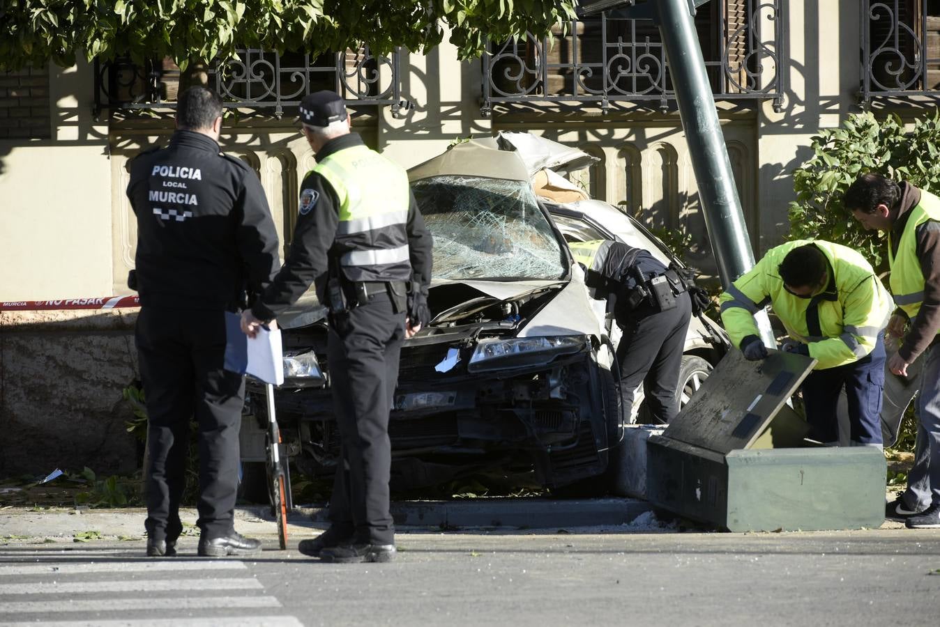 Los dos ocupantes del turismo siniestrado se encuentran en estado grave