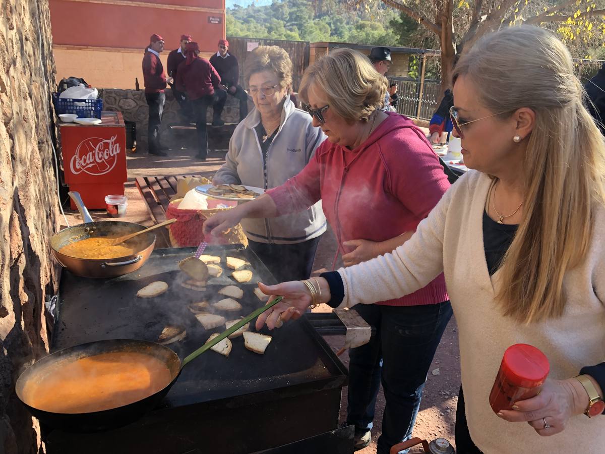 Más de 16.000 romeros acompañan en romería a Santa Eulalia de Mérida, en una cita en la que no faltaron los clásicos arroces