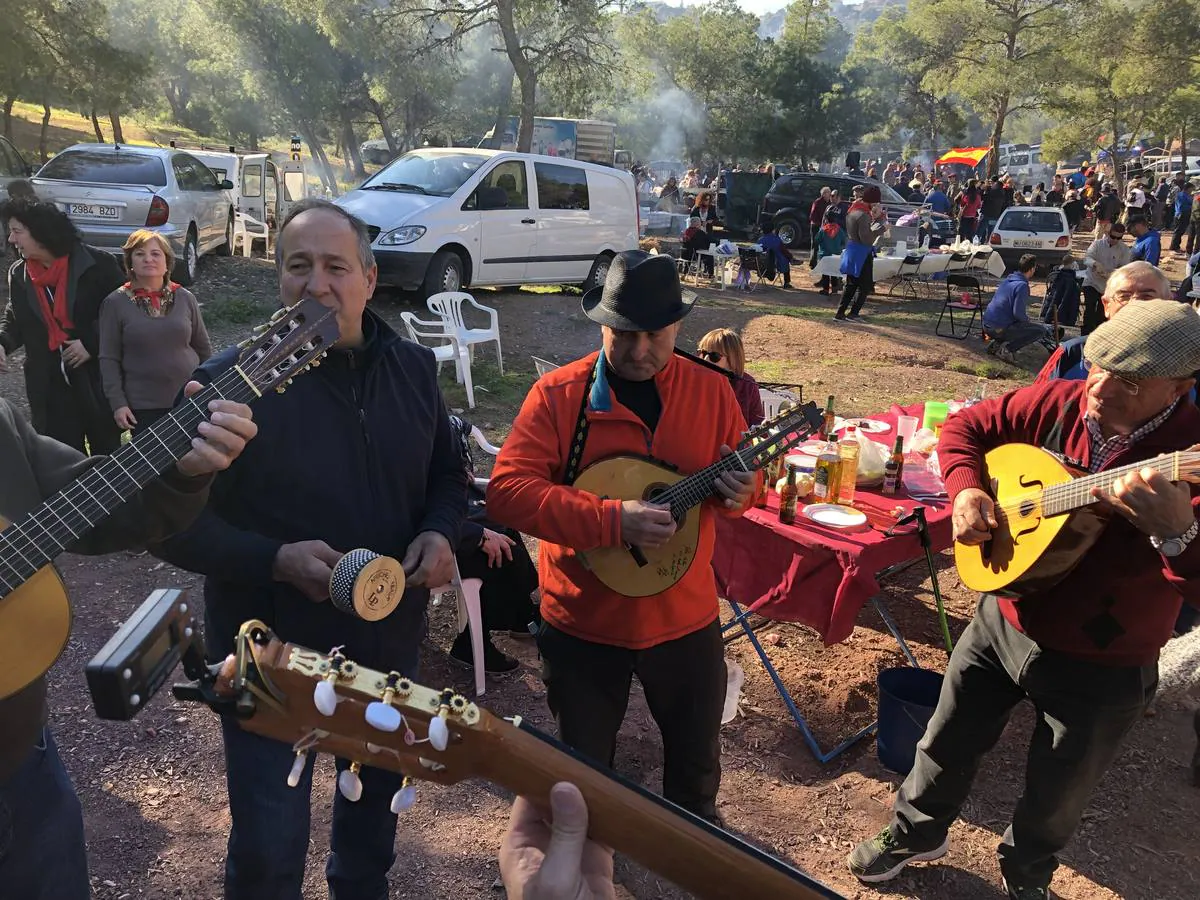 Más de 16.000 romeros acompañan en romería a Santa Eulalia de Mérida, en una cita en la que no faltaron los clásicos arroces