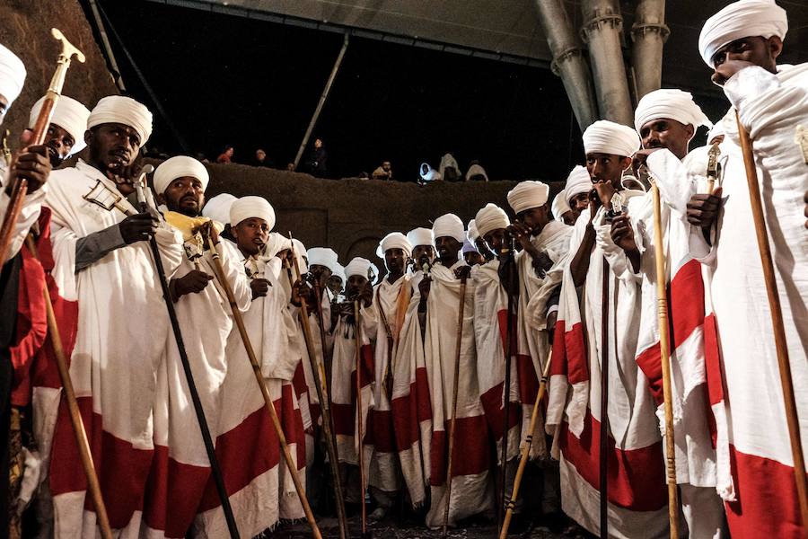 La Navidad ortodoxa etíope llamada Ledet o Genna se celebrará el 7 de enero y atrae peregrinos de todo el país. Las once iglesias excavadas en la roca son uno de los sitios del Patrimonio Mundial de la UNESCO en Etiopía.
