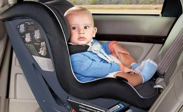 El error que nunca debes cometer al sentar a tu niño en el asiento del coche