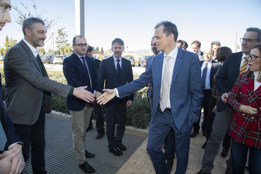 Visita del ministro de Ciencia y Universidades Pedro Duque al edificio de la UPCT y la empresa MTorres dentro del parque tecnológico de Fuente Álamo.