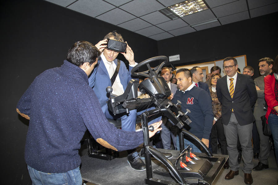 Visita del ministro de Ciencia y Universidades Pedro Duque al edificio de la UPCT y la empresa MTorres dentro del parque tecnológico de Fuente Álamo.