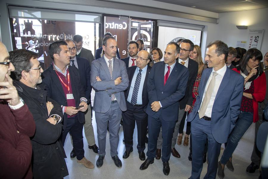Visita del ministro de Ciencia y Universidades Pedro Duque al edificio de la UPCT y la empresa MTorres dentro del parque tecnológico de Fuente Álamo.