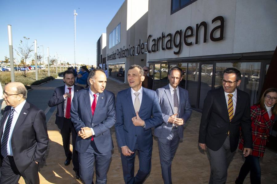 Visita del ministro de Ciencia y Universidades Pedro Duque al edificio de la UPCT y la empresa MTorres dentro del parque tecnológico de Fuente Álamo.