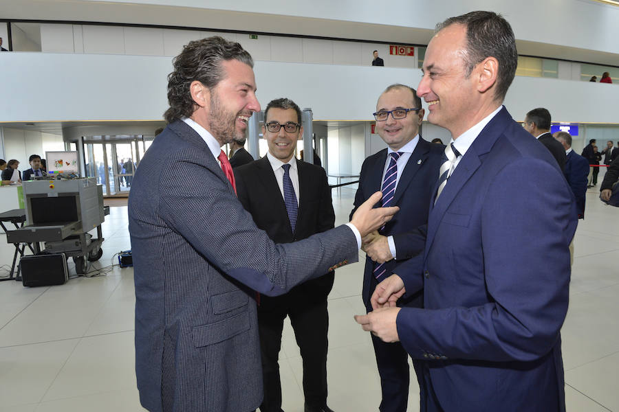 Autoridades de distintos ámbitos de la Región disfrutaron de un almuerzo en las instalaciones del nuevo aeródromo que abrió sus puertas este martes