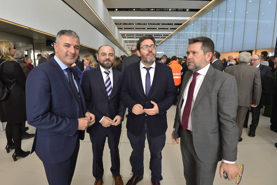 Autoridades de distintos ámbitos de la Región disfrutaron de un almuerzo en las instalaciones del nuevo aeródromo que abrió sus puertas este martes