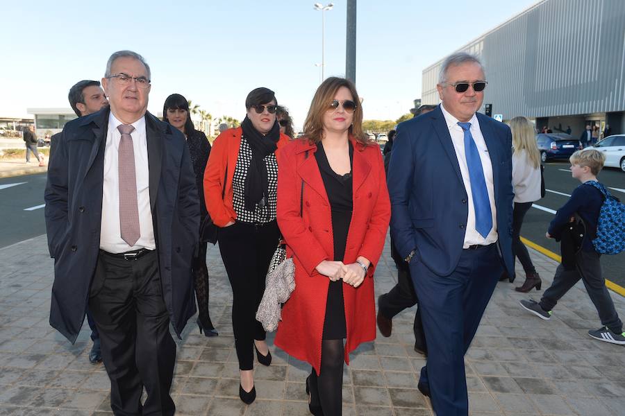 El primer avión en tocar tierra llegó con 25 minutos de antelación tras completar un vuelo sin incidentes