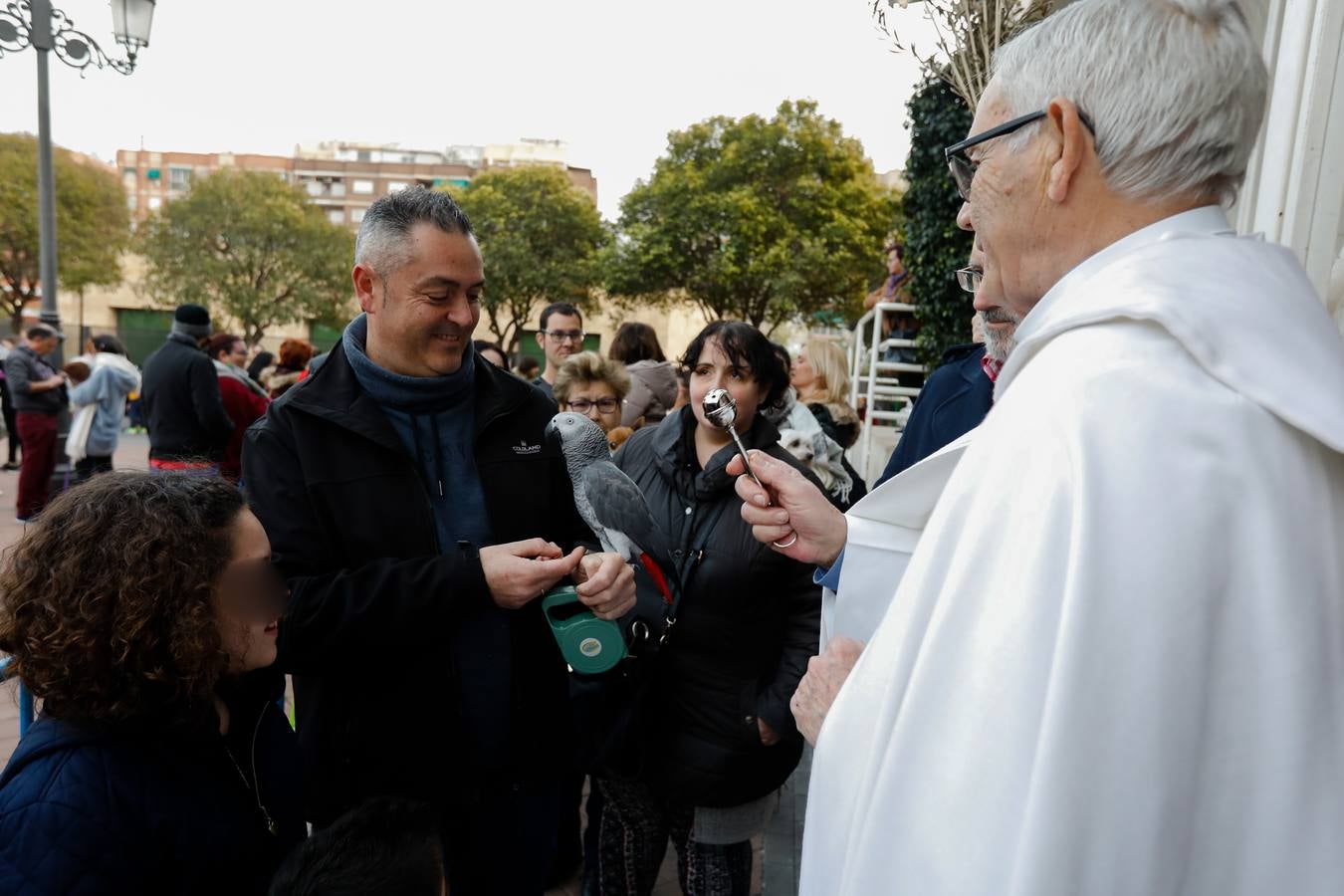 Las mascotas de Molina reciben la bendición de San Antón.