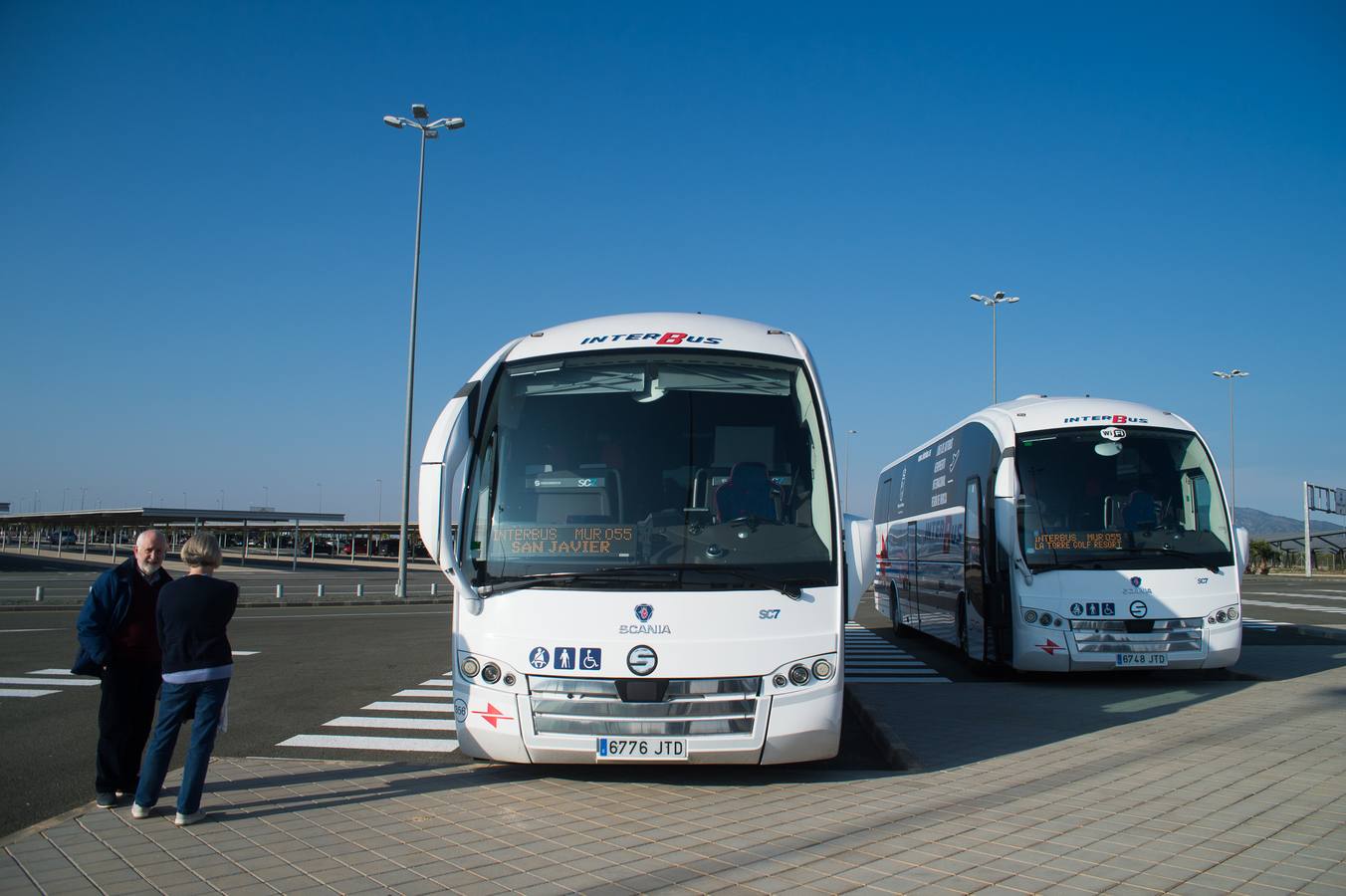 Patricio Valverde avanzó que «se está cerrando el cuadrante de los vuelos de verano, por lo que se reajustarán las líneas de autobús con los destinos propios de esta época del año, en la que se incrementa el número de visitantes a la Región».