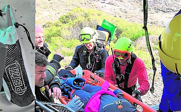 Rescate aéreo de una senderista en Calblanque