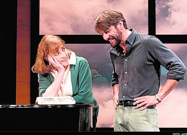 Carmen Maura y Féix Gómez, en 'La golondrina'. 