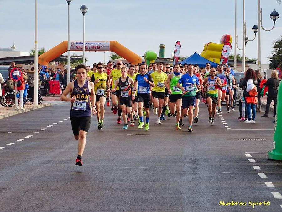 El corredormdel UCAM Cartagena se lleva la II Carrera Popular Virgen del Mar con un tiempo de 24.27 minutos, por los 28.10 para su compañera de club