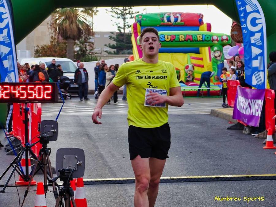 El corredormdel UCAM Cartagena se lleva la II Carrera Popular Virgen del Mar con un tiempo de 24.27 minutos, por los 28.10 para su compañera de club