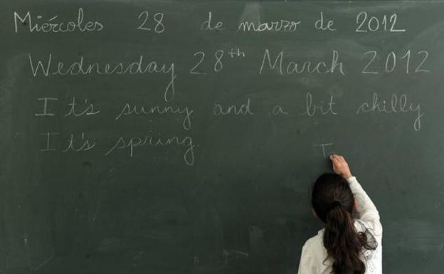 Una alumna de bilingüe del colegio público Vicente Medina de Murcia, en una foto de archivo.